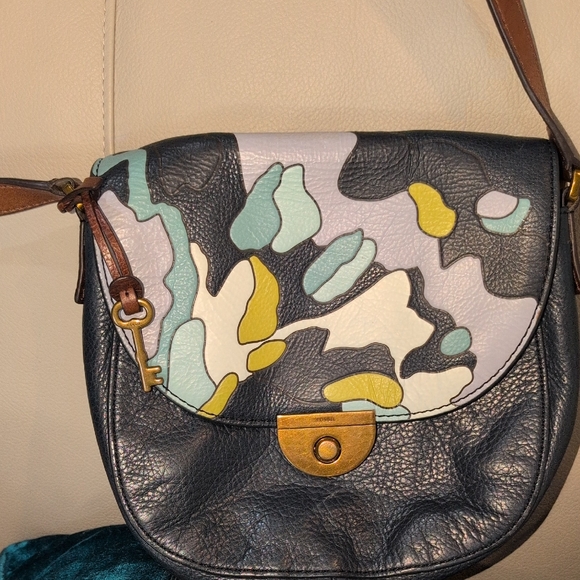 Fossil Handbags - Fossil Emi Saddle Crossbody Bag Model ZB6852403 Has Her key !